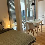La Apartmán *